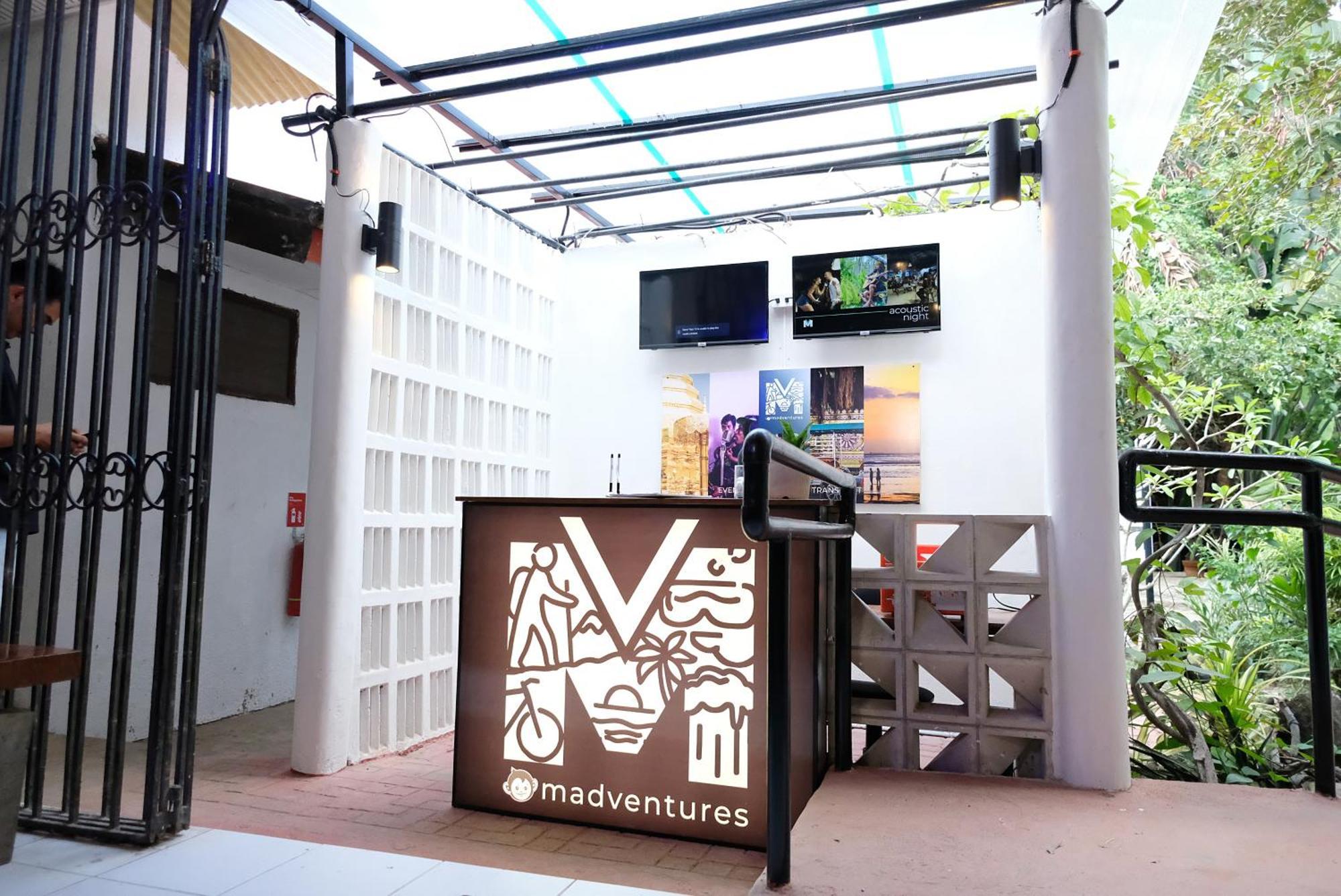 Mad Monkey Dumaguete Vandrerhjem Dumaguete City Eksteriør bilde